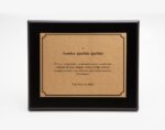 Diseño de placa conmemorativa para aniversarios y cumpleaños