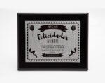 Diseño de placa conmemorativa para aniversarios y cumpleaños