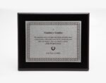 Diseño de placa conmemorativa para bodas de oro