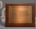 Ejemplo de placa de homenaje